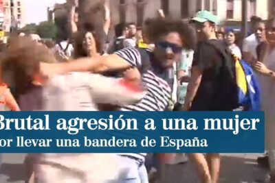 mujer bandera española